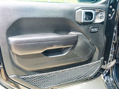 Used 2020 Jeep Wrangler Unlimited Sport S AWD/4WD image 19
