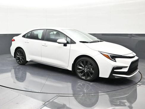 Used 2025 Toyota Corolla SE FWD image 7