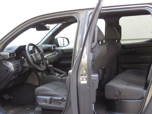 Certified 2025 Toyota Tacoma SR5 AWD/4WD image 17