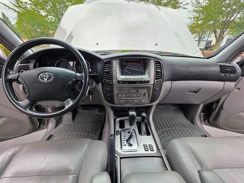 Used 2004 Toyota Land Cruiser w/ Convenience Pkg AWD/4WD image 15