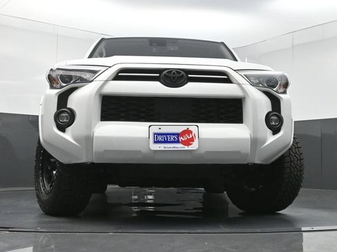 Used 2022 Toyota 4Runner SR5 Premium w/ Moonroof Package RWD image 24