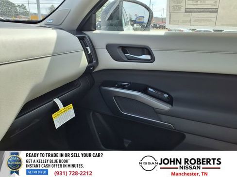 New 2026 Nissan Pathfinder SL image 8