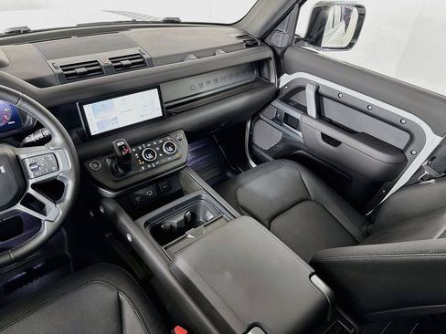 Used 2024 Land Rover Defender 110 X-Dynamic SE AWD/4WD image 25