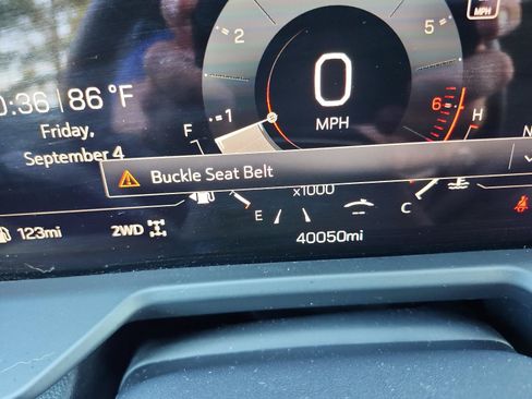 Certified 2025 GMC Acadia Elevation AWD/4WD image 20