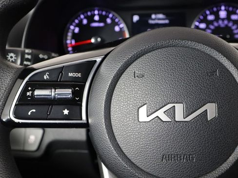 Used 2024 Kia Forte LXS FWD image 8