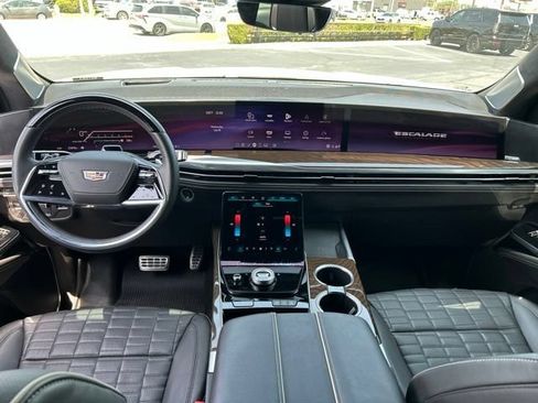Certified 2025 Cadillac Escalade Sport Platinum w/ LPO, ONYX Package AWD/4WD image 21