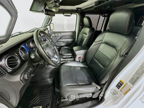 Used 2021 Jeep Wrangler Unlimited Sahara AWD/4WD image 13