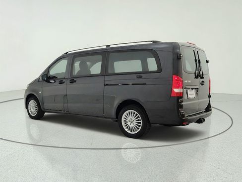 Used 2023 Mercedes-Benz Metris image 7