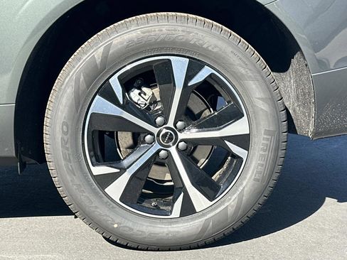 New 2026 Volvo XC60 B5 Core w/ Climate Package image 23