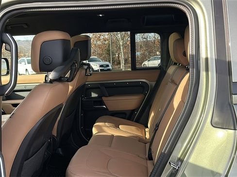 Certified 2025 Land Rover Defender 110 X-Dynamic SE image 21