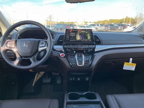 Certified 2026 Honda Odyssey Touring image 15