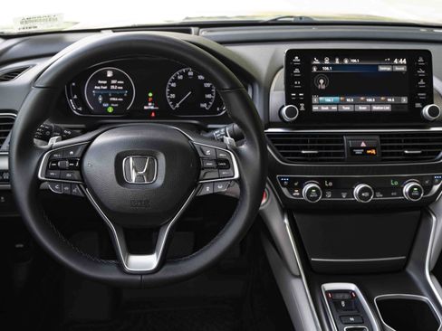 Used 2019 Honda Accord Touring image 19