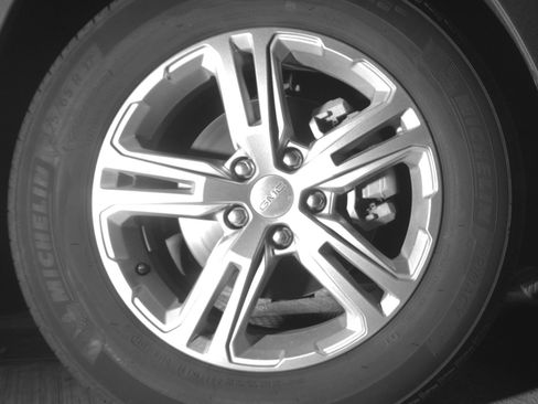 Used 2024 GMC Terrain SLE image 18