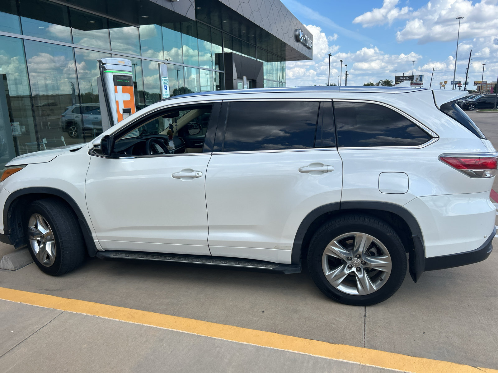 Used 2014 Toyota Highlander Limited FWD image 6
