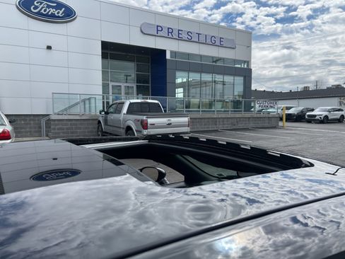 Used 2009 Dodge Challenger SRT8 w/ SRT Option Group II image 26