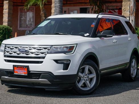 Used 2019 Ford Explorer XLT w/ Equipment Group 201A image 3