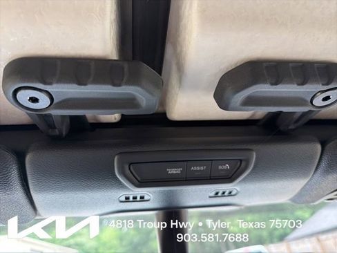 Used 2022 Jeep Wrangler Unlimited Rubicon w/ LED Lighting Group AWD/4WD image 22