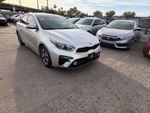 Used 2020 Kia Forte LXS FWD image 3