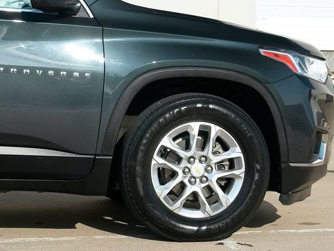 Used 2021 Chevrolet Traverse LT AWD/4WD image 31