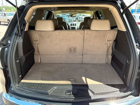 Used 2010 GMC Acadia SLT AWD/4WD image 18