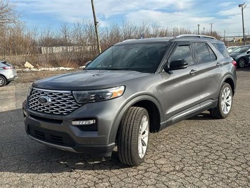 Certified 2023 Ford Explorer Platinum w/ Class IV Trailer Tow Package image 7