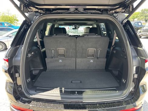New 2025 Jeep Grand Cherokee L Laredo w/ Luxury Tech Group I AWD/4WD image 4