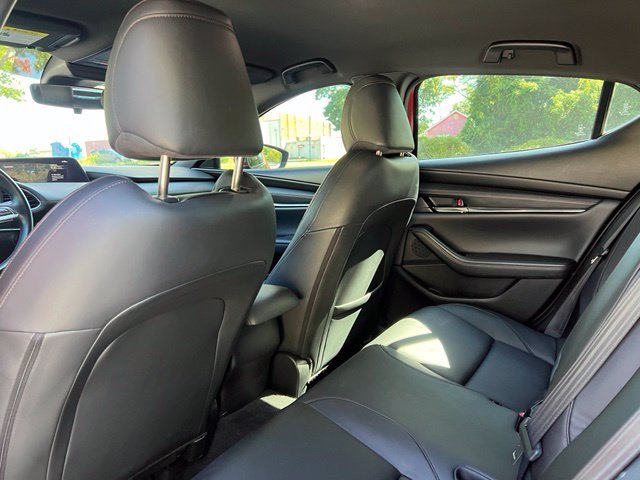 Used 2019 MAZDA MAZDA3 Hatchback w/ Preferred Package FWD image 13