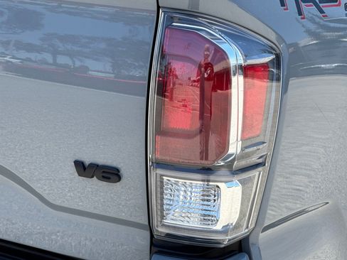 Used 2021 Toyota Tacoma TRD Sport w/ TRD Premium Sport Package AWD/4WD image 27