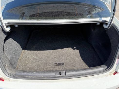 Used 2018 Volkswagen Passat 3.6 image 17