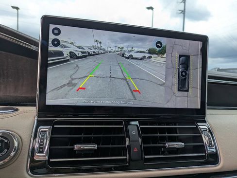 Used 2023 Lincoln Navigator L Reserve AWD/4WD image 24