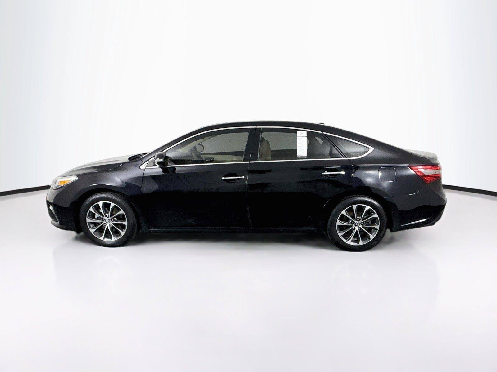 Used 2016 Toyota Avalon XLE Premium FWD image 13
