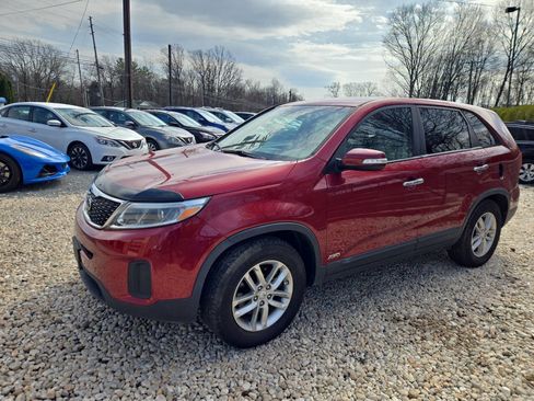 Used 2015 Kia Sorento LX image 3