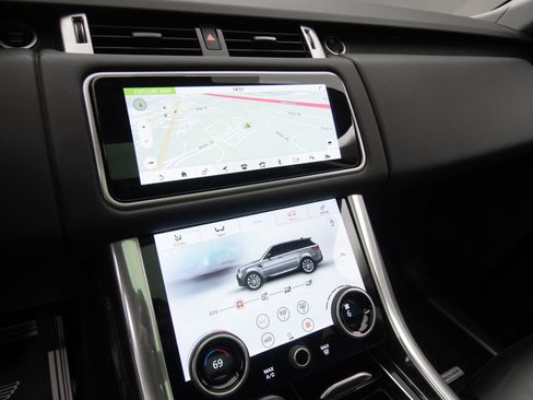 Used 2019 Land Rover Range Rover Sport HSE image 18