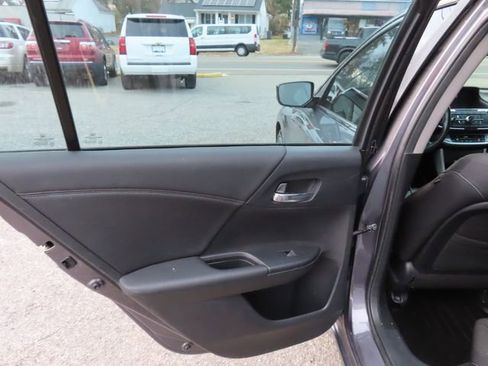 Used 2014 Honda Accord Sport image 9