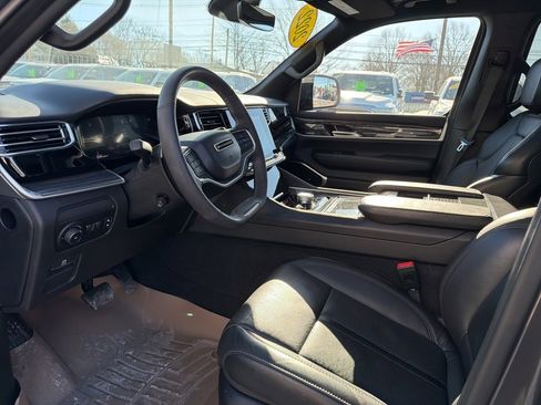 Used 2022 Jeep Wagoneer Series II w/ Premium Group I image 3