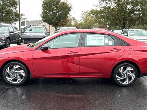 New 2025 Hyundai Elantra Sport image 8