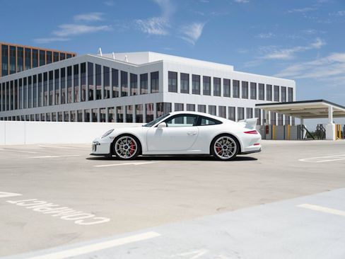 Used 2015 Porsche 911 GT3 RWD image 30
