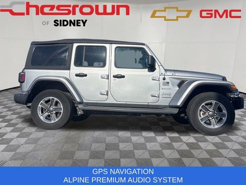 Used 2018 Jeep Wrangler Unlimited Sahara image 14