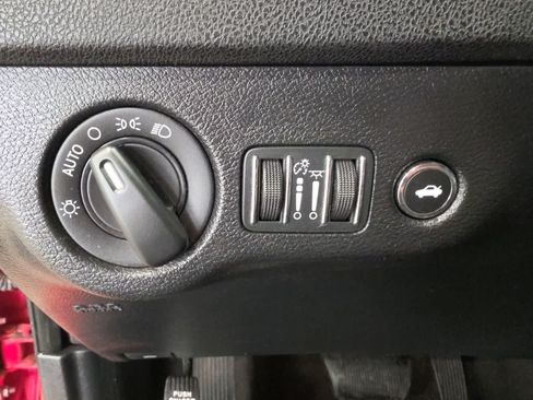 Used 2021 Dodge Charger SXT w/ Leather Interior Group RWD image 18