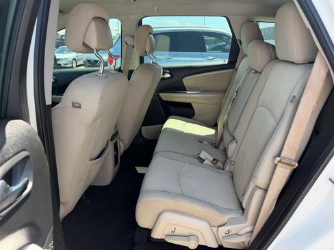 Used 2014 Dodge Journey American Value Package w/ Flexible Seating Group FWD image 16