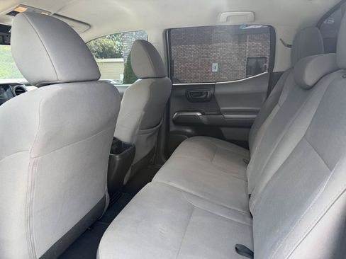Used 2018 Toyota Tacoma SR5 RWD image 14
