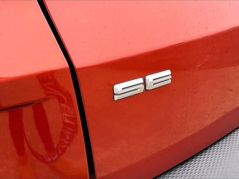 Used 2020 Ford Escape SE image 11