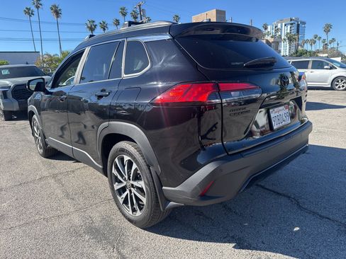 Used 2022 Toyota Corolla Cross XLE w/ Black Badges Package (TMS) image 3