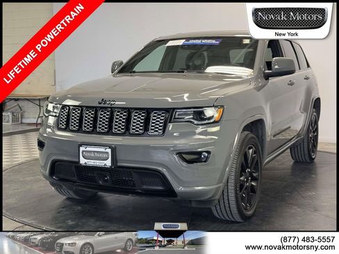 Used 2022 Jeep Grand Cherokee Laredo X AWD/4WD image 4
