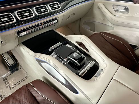 Used 2026 Mercedes-Benz Maybach GLS 600 4MATIC image 14