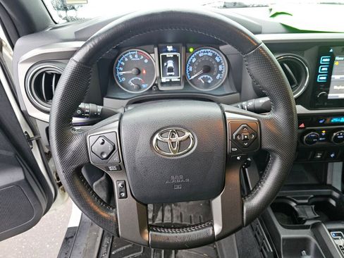 Used 2016 Toyota Tacoma TRD Off-Road image 21