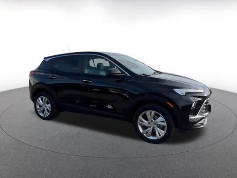 Used 2025 Buick Encore GX Preferred image 2