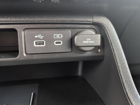 Used 2025 Honda Pilot Black Edition image 27