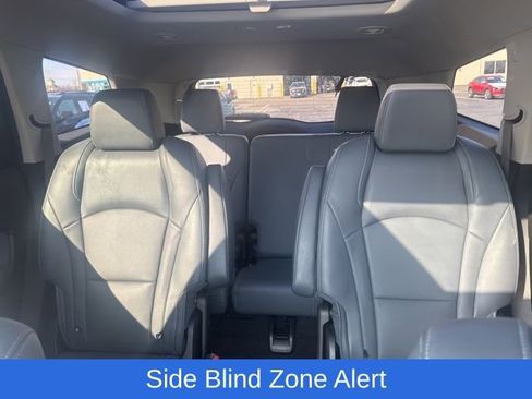 Used 2021 Buick Enclave Essence w/ Sound and Sites Package image 14