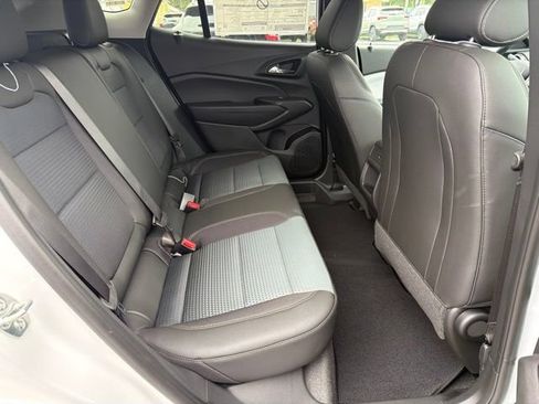 Used 2026 Chevrolet Trax LT w/ Driver Confidence Package FWD image 17